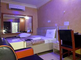 Orient Hotel & Plaza