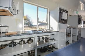 Piwaka Lodge and Backpackers