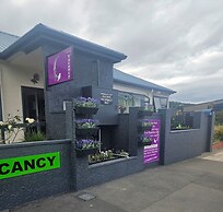 Piwaka Lodge and Backpackers