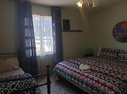 Piwaka Lodge and Backpackers