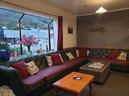 Piwaka Lodge and Backpackers