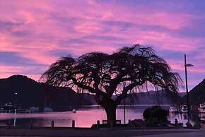 Piwaka Lodge and Backpackers