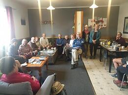 Piwaka Lodge and Backpackers