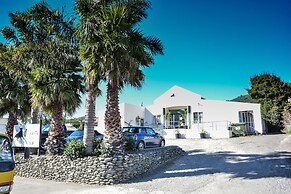 Piwaka Lodge and Backpackers