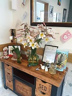 Piwaka Lodge and Backpackers