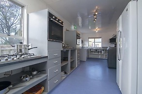 Piwaka Lodge and Backpackers