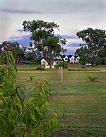 The Duck Inn Apartments