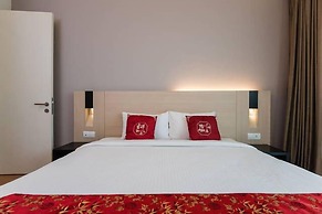 The Manor Luxury Suites & Apartments