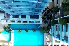 The Manor Luxury Suites & Apartments