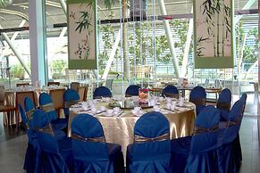 The Manor Luxury Suites & Apartments