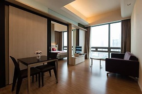 The Manor Luxury Suites & Apartments