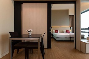 The Manor Luxury Suites & Apartments