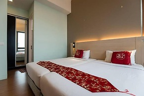 The Manor Luxury Suites & Apartments