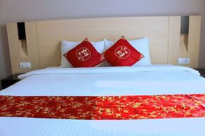 The Manor Luxury Suites & Apartments