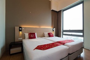 The Manor Luxury Suites & Apartments