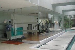 The Manor Luxury Suites & Apartments