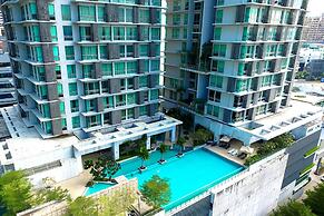 The Manor Luxury Suites & Apartments