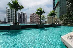 The Manor Luxury Suites & Apartments