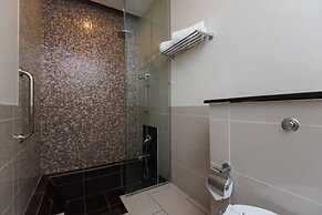 The Manor Luxury Suites & Apartments