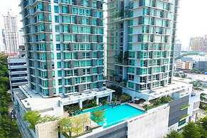 The Manor Luxury Suites & Apartments