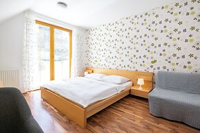 Hotel Garni Pod Skalkou