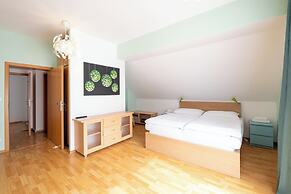 Hotel Garni Pod Skalkou