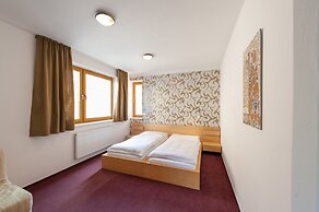 Hotel Garni Pod Skalkou