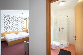 Hotel Garni Pod Skalkou