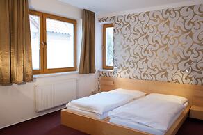 Hotel Garni Pod Skalkou