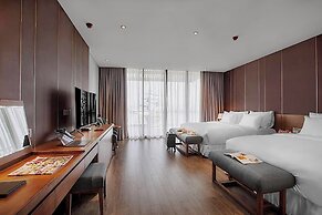 Avora Hotel