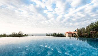 Poikilma Alonissos Villas