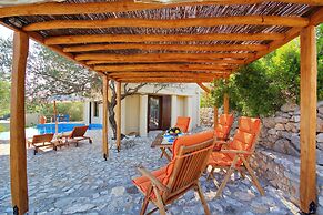 Poikilma Alonissos Villas