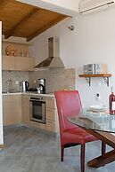 Poikilma Alonissos Villas