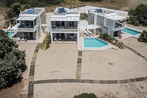 Cedar Bay Beachside Villas