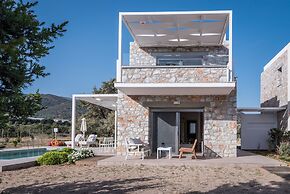 Cedar Bay Beachside Villas