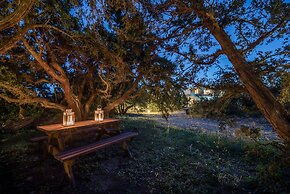 Cedar Bay Beachside Villas