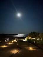 Cedar Bay Beachside Villas