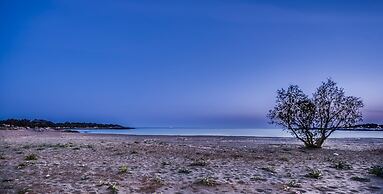 Cedar Bay Beachside Villas