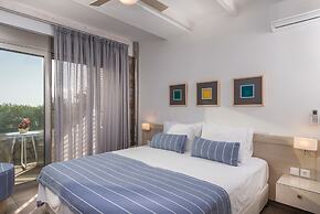 Cedar Bay Beachside Villas