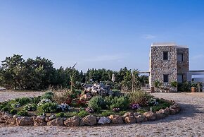 Cedar Bay Beachside Villas