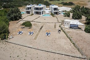 Cedar Bay Beachside Villas