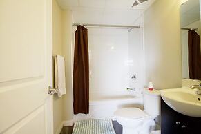 Living Suites Toronto - Queens Park