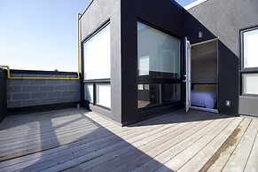 Living Suites Toronto - Queens Park