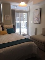 Living Suites Toronto - Queens Park