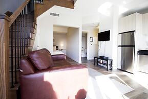 Living Suites Toronto - Queens Park