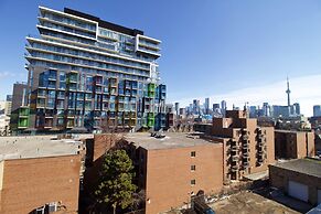 Living Suites Toronto - Queens Park