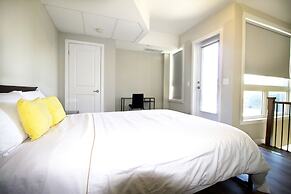 Living Suites Toronto - Queens Park