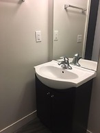 Living Suites Toronto - Queens Park