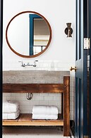 Lokal Hotel - Old City