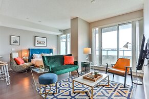 Liberty Village Condo w Parking